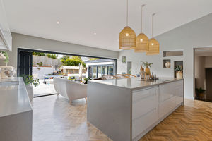 Photo 11- click for photo gallery